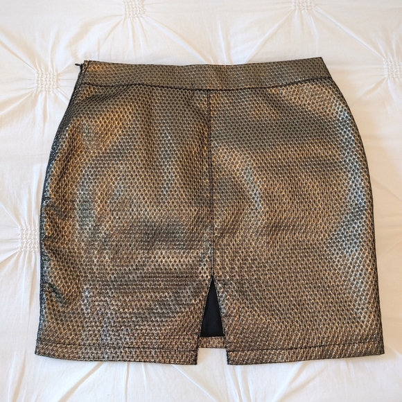 Max studio metallic bronze textured mini skirt. Size 8 - Picture 10 of 11
